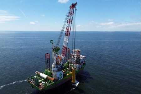 first-monopile-of-the-iles-d’yeu-and-noirmoutier-offshore-wind-farm-put-in