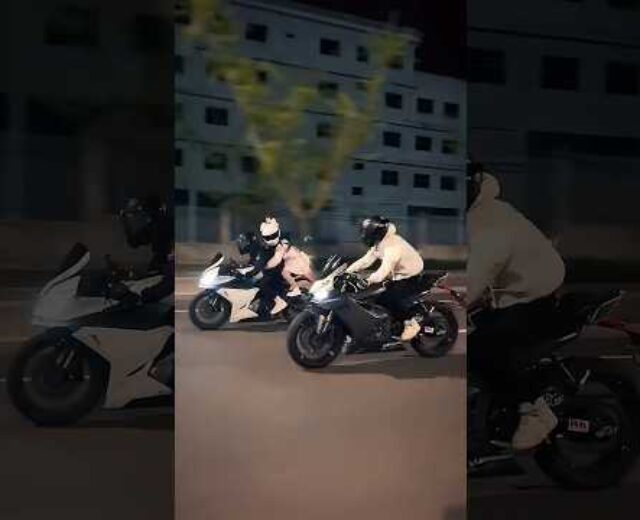 Let’s Cross 💫💔😔 #photographs #viral #trending #motorbike #gadi