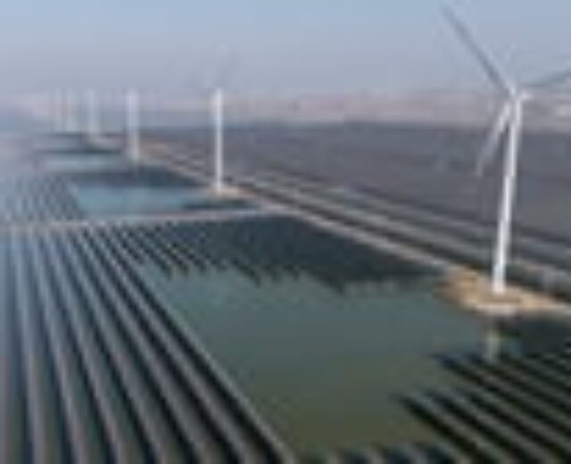 china-construction-two-thirds-of-worldwide’s-wind-and-sun-initiatives